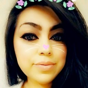 Meet your Posher, Alejandra